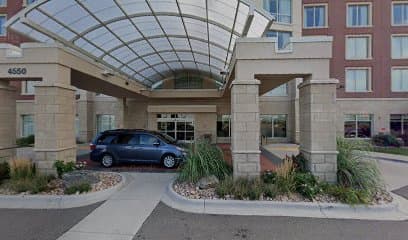 Den Hotel, Hotel in Commerce City