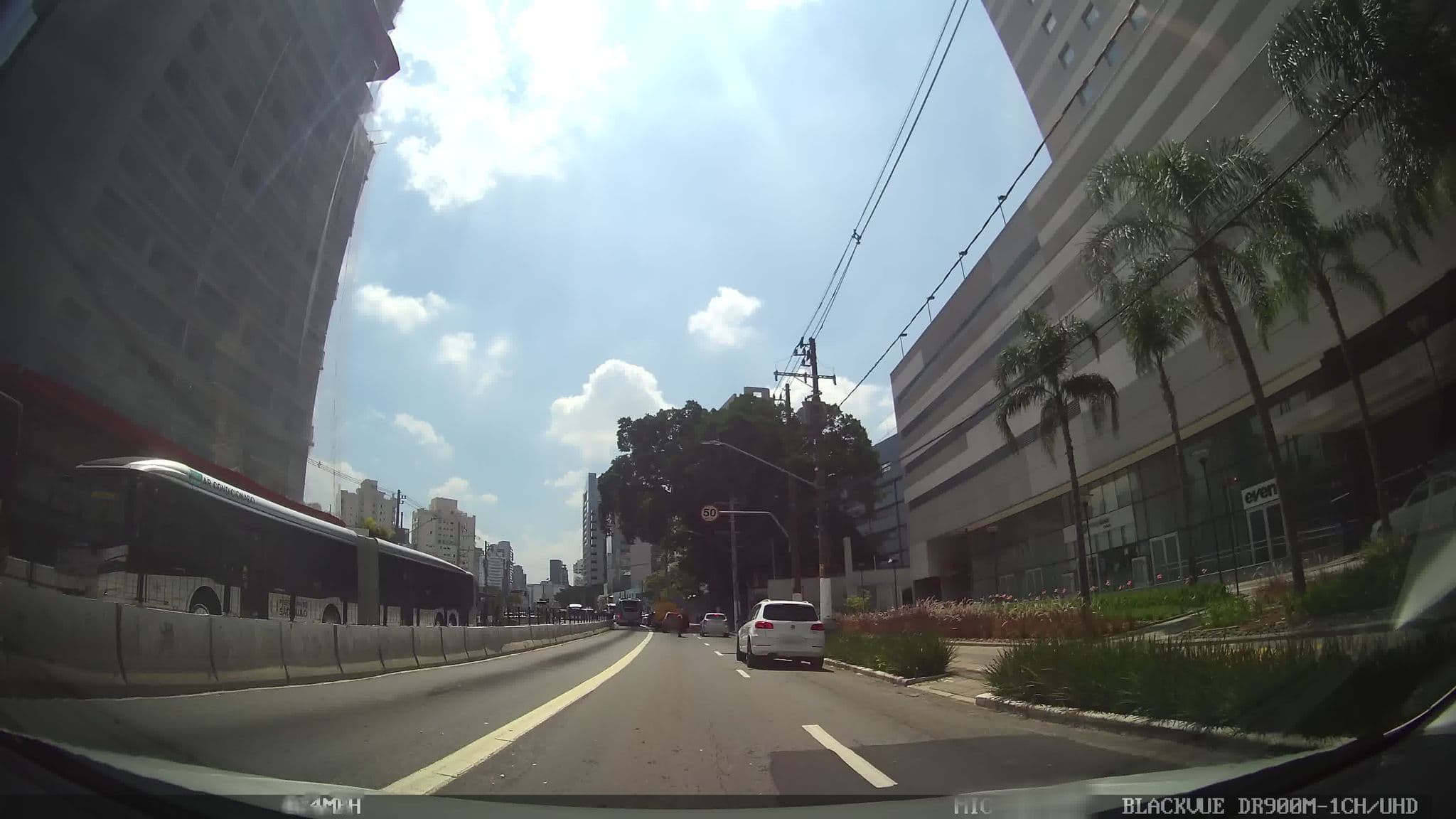 Street view near Ibis Ibirapuera, Moema — © kaart_4 (CC BY-SA · Mapillary)