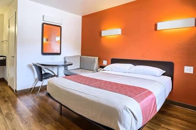 Super 8 by Wyndham Walnut Creek - Queen Room - Non-Smoking, Hotel in Walnut Creek