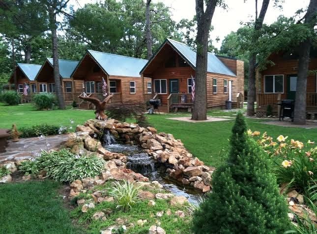 Lee's Grand Lake Resort, Resort in Copeland