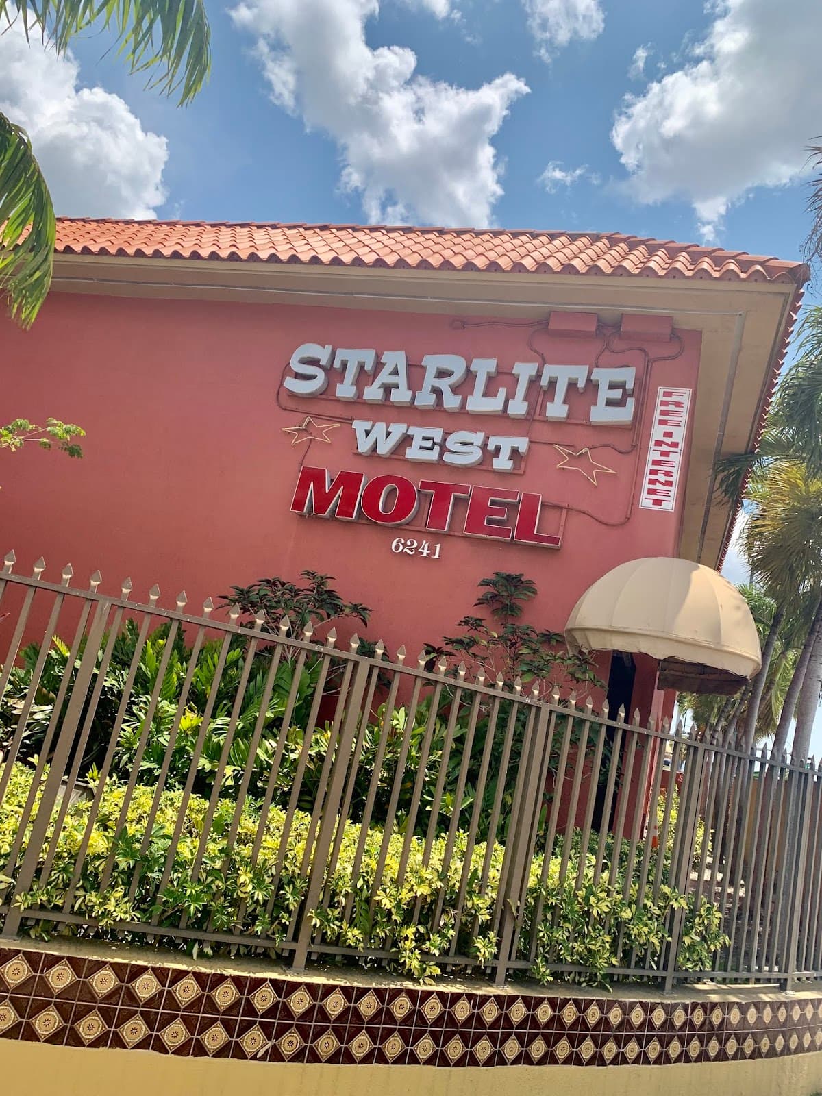 Starlite West Motel, Motel in West Miami