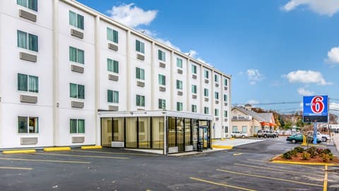 Motel 6 Framingham, MA - Boston West, Hotel in Southborough