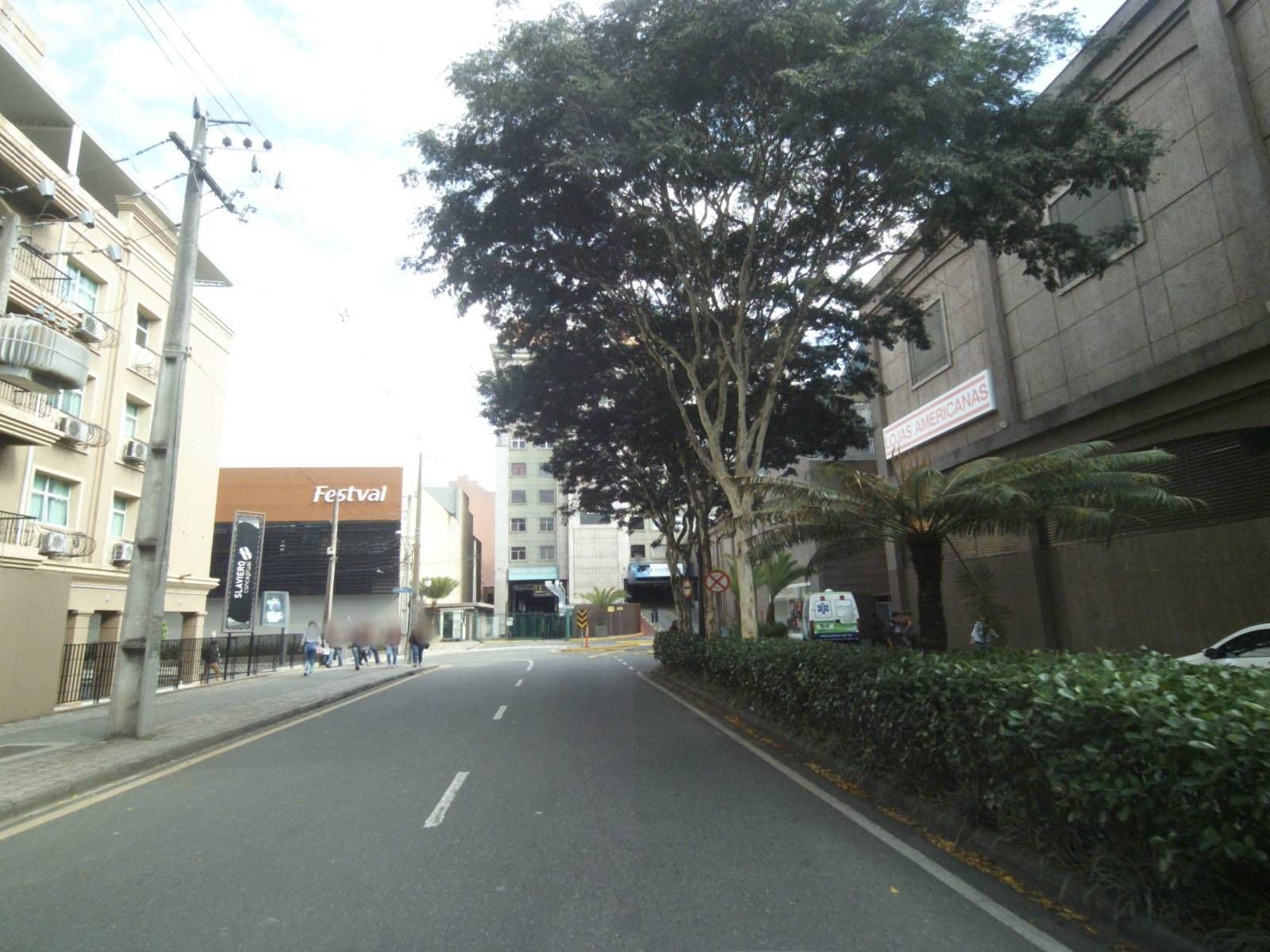 Street view near Slaviero Rockefeller, Curitiba — © projevias (CC BY-SA · Mapillary)