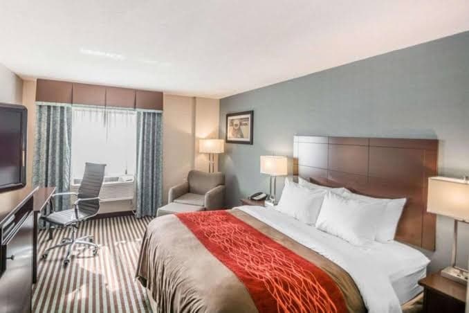 Quality Inn Corning - King Suite - Non-Smoking, Hotel in Corning