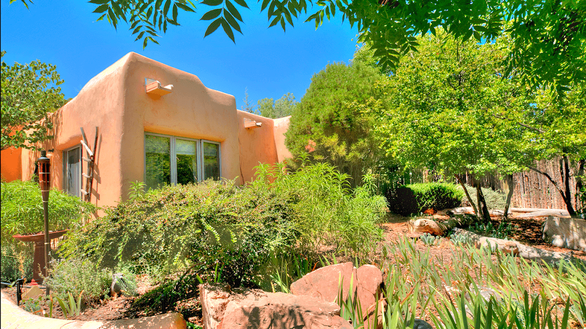 Corazon de Corrales BnB, Bed & Breakfast in Corrales