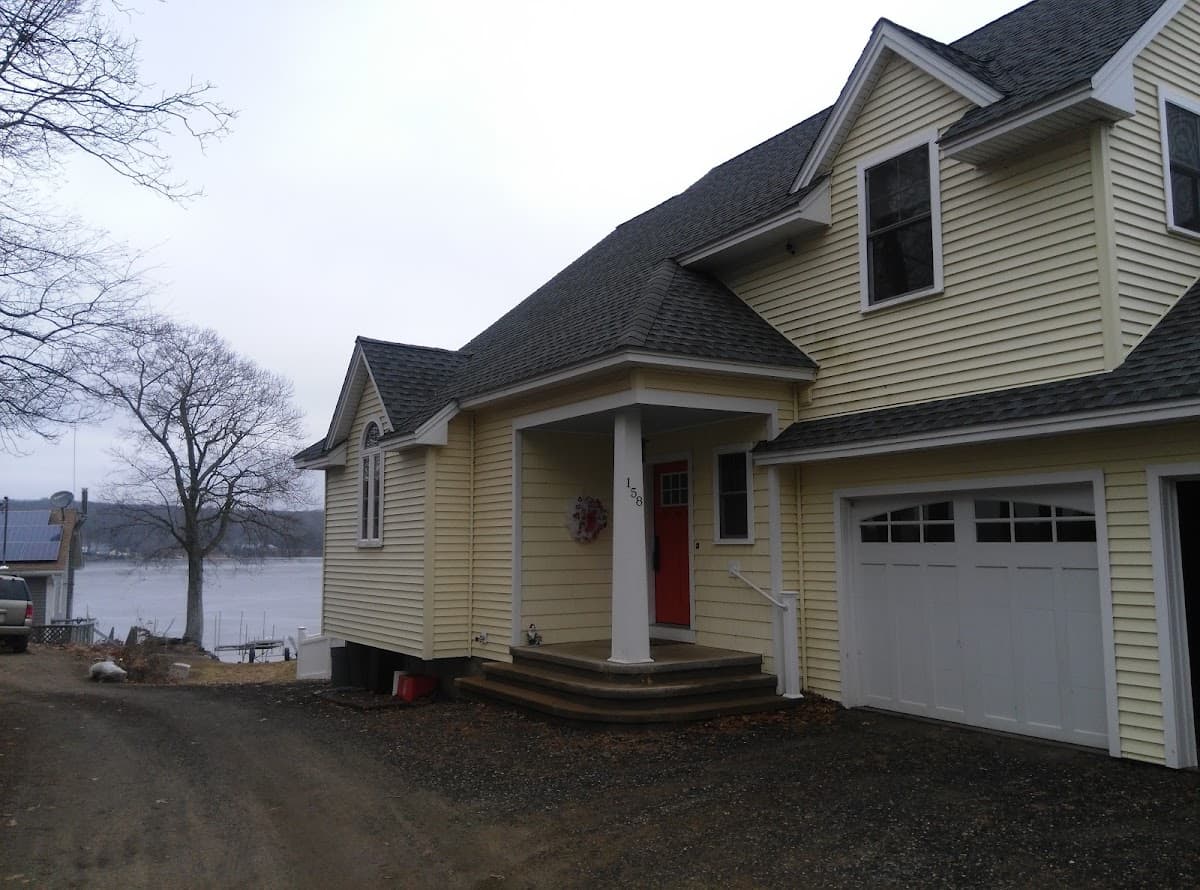 Phoenix Nest B&B, Bed & Breakfast in Coventry Lake