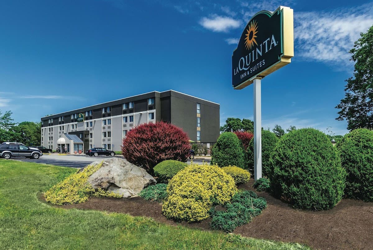 La Quinta Inn & Suites by Wyndham Warwick Providence Airport, Hotel in Cranston