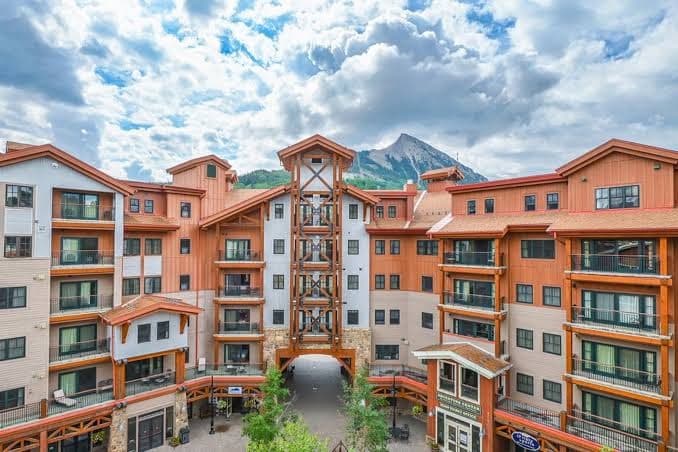 The Lodge at Mountaineer Square, Hotel in Crested Butte