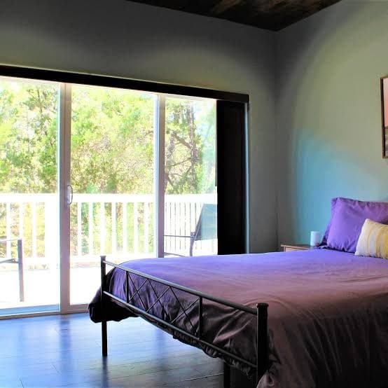 The Rustic Inn- Family Friendly Near Fiesta Texas, Hotel in Cross Mountain