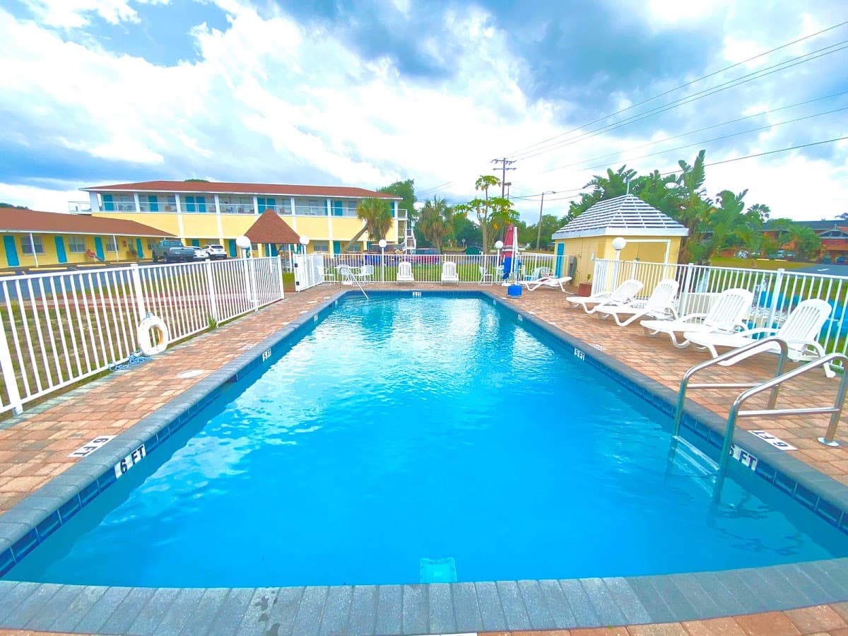 Economy Suites, Motel in Cypress Gardens