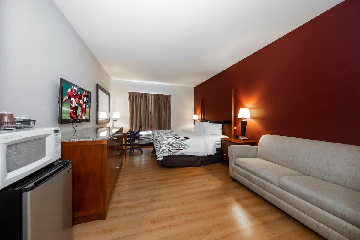 Red Roof Inn & Suites Biloxi - Ocean Springs, Hotel in Gulf Hills