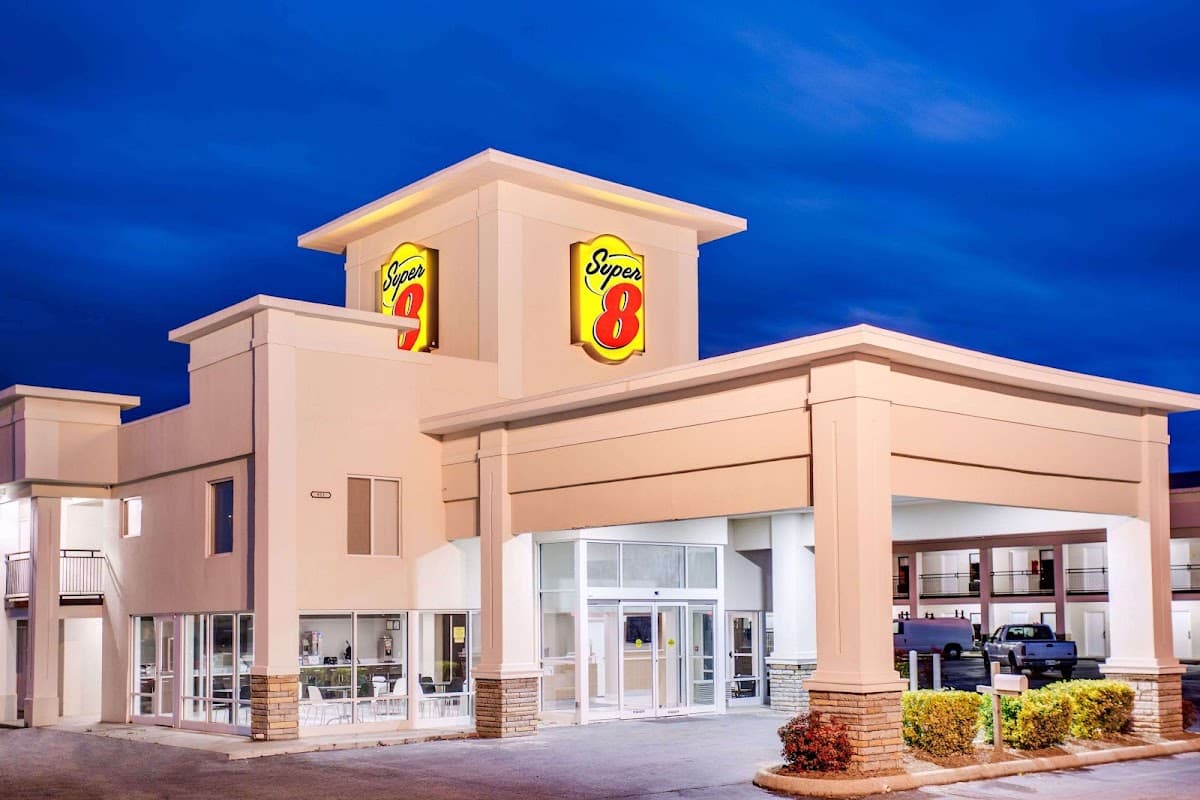 Super 8 by Wyndham Dalton, Hotel in Dalton
