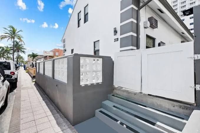 Hobe Lofts Vacation Rentals, Hotel in Dania Beach