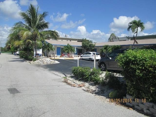 Palm by the Sea, Holiday Home in Dania Beach