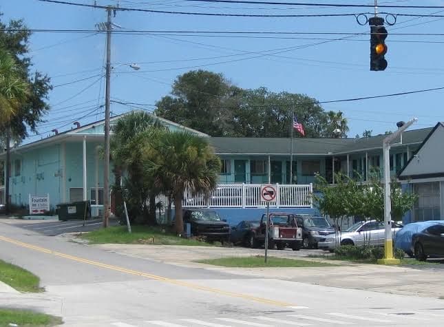 Fountain Inn & Suites, Hotel in Holly Hill