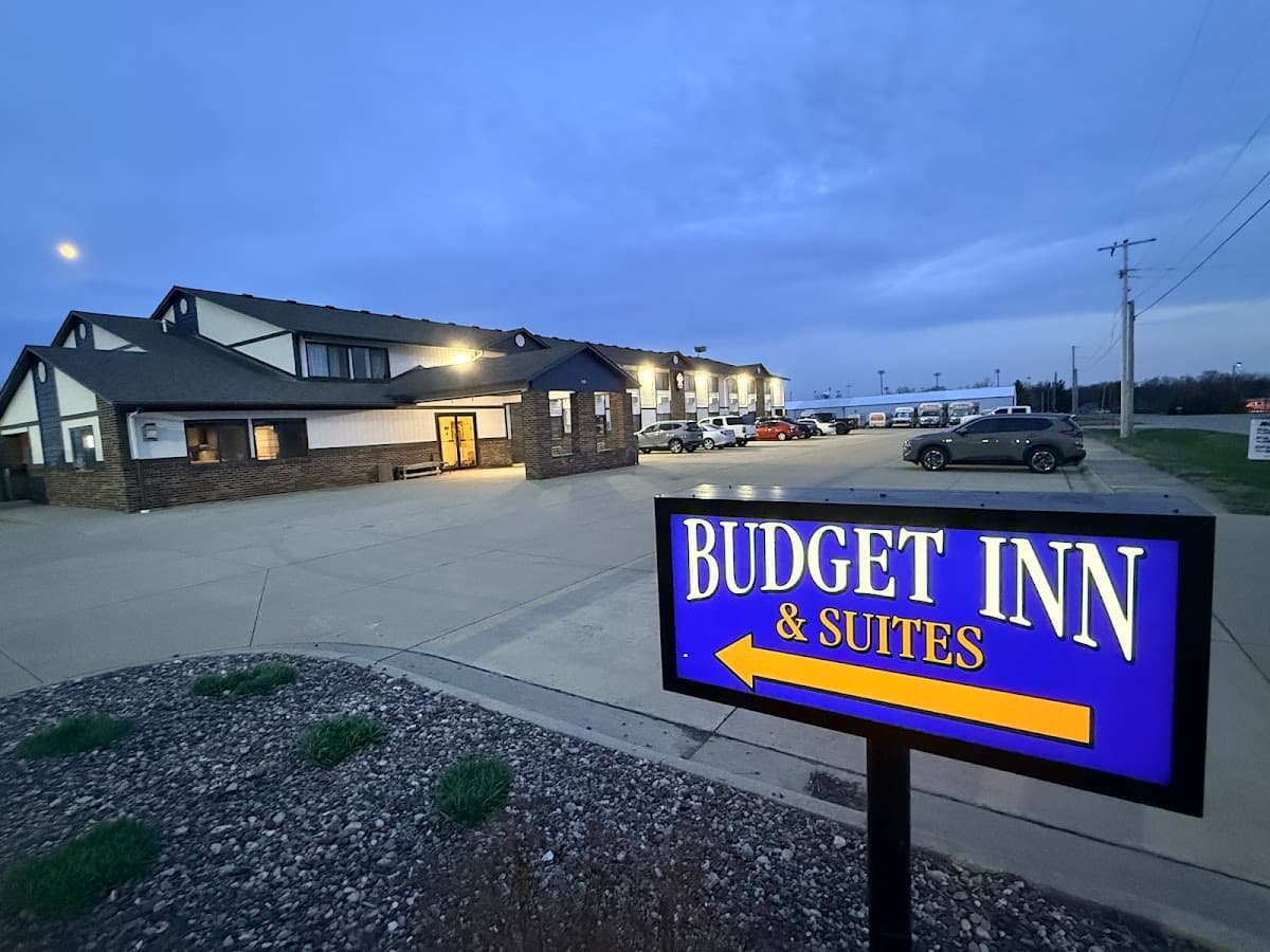 Budget Inn and Suites, Dewitt, Iowa, Hotel in De Witt