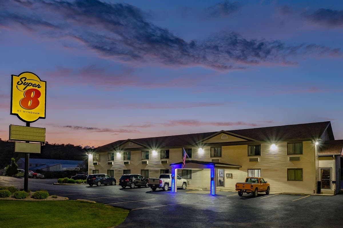Super 8 by Wyndham Decorah, Hotel in Decorah