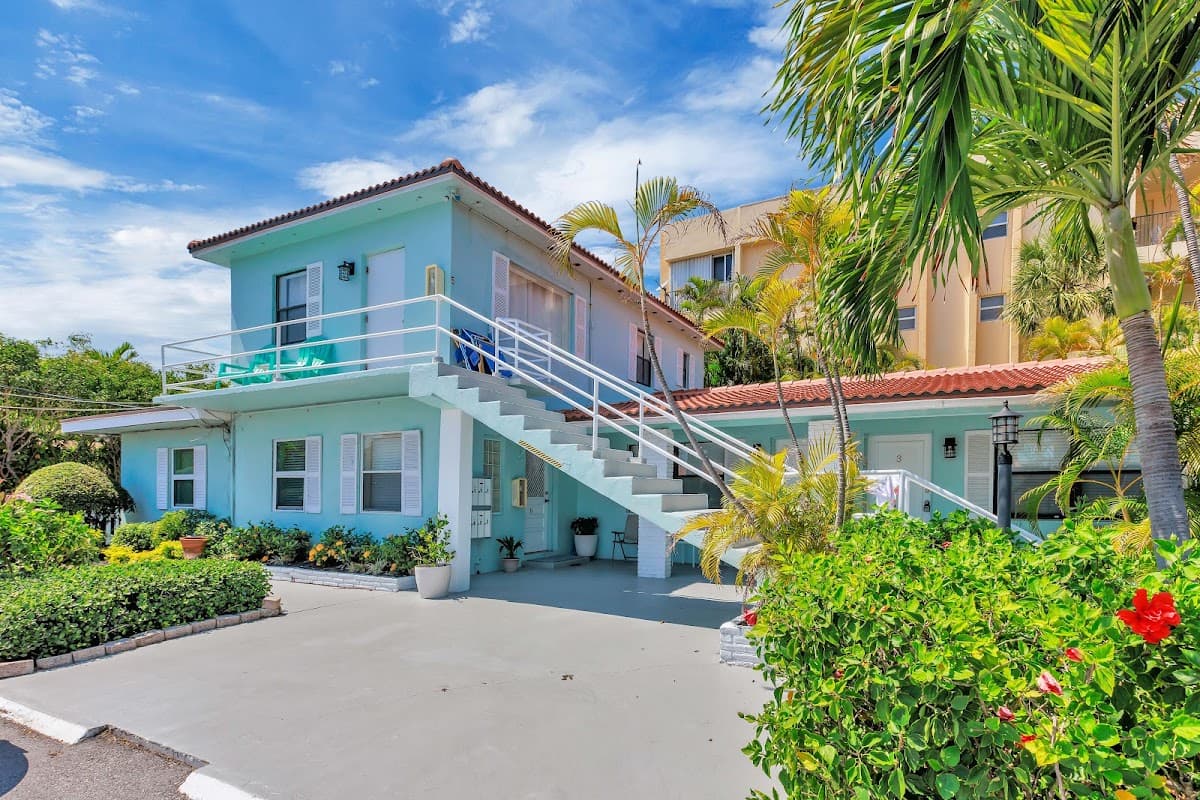 Block 2 Beach Studios and Suites, Aparthotel in Hillsboro Beach