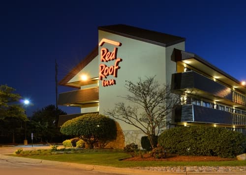 CLOSED- Red Roof PLUS+ Chicago - Northbrook/ Deerfield, Hotel in Northbrook
