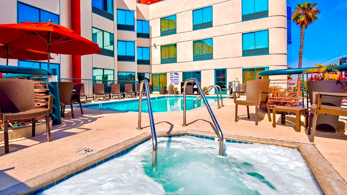 Best Western Plus Suites Hotel - LAX Airport LA Stadium, Hotel in Lennox