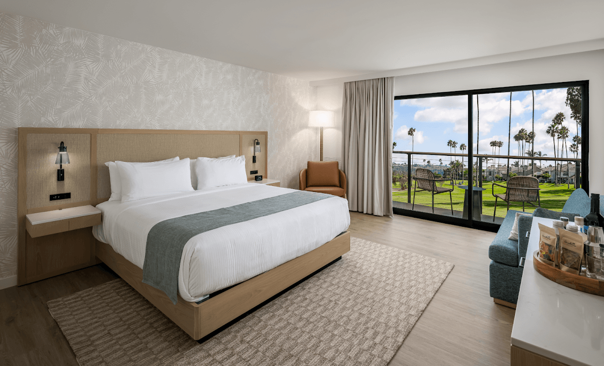 Guesthouse Hotel at La Valle, Hotel in Fairbanks Ranch