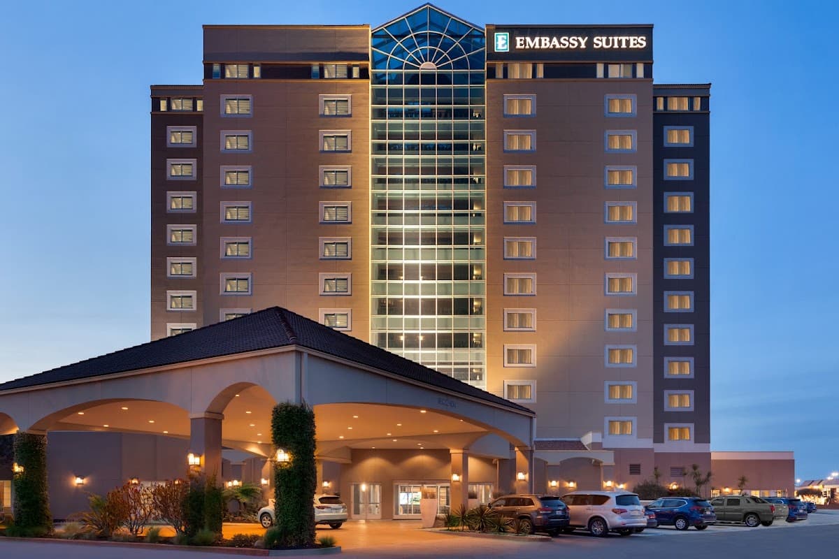 Embassy Suites by Hilton Monterey Bay Seaside, Hotel in Seaside