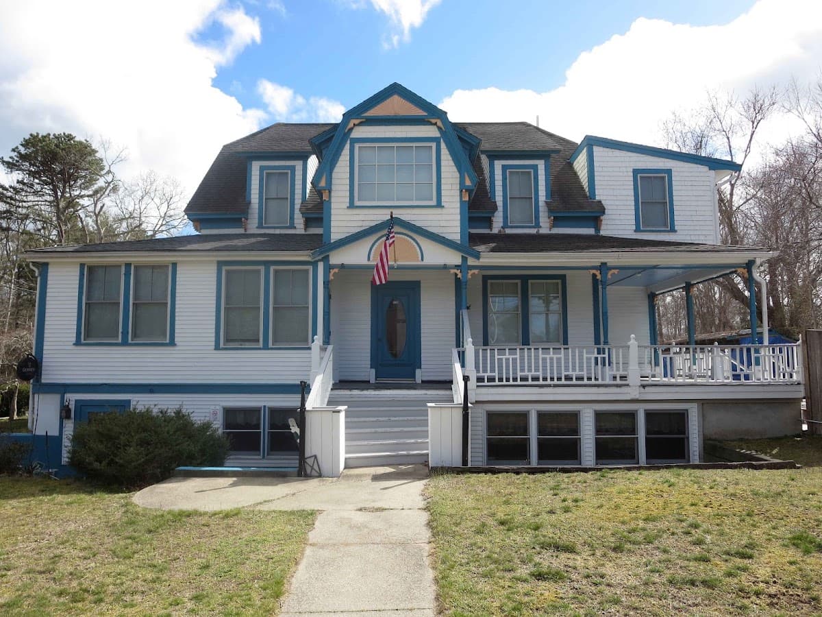 Harwich Inn, Bed & Breakfast in Dennis Port