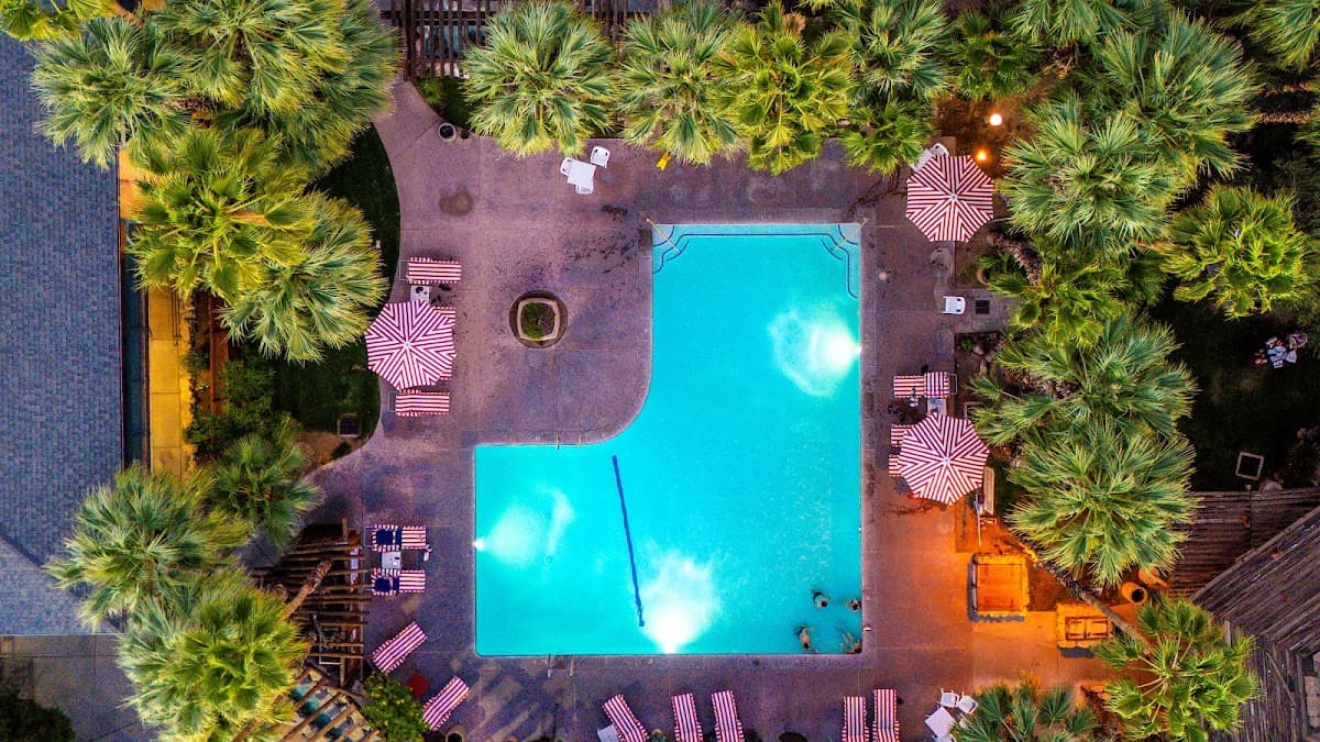 Sam's Family Spa, Caravan Park in Desert Edge