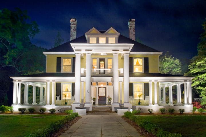 The Columns Bed & Breakfast Inn, Bed & Breakfast in Dillon