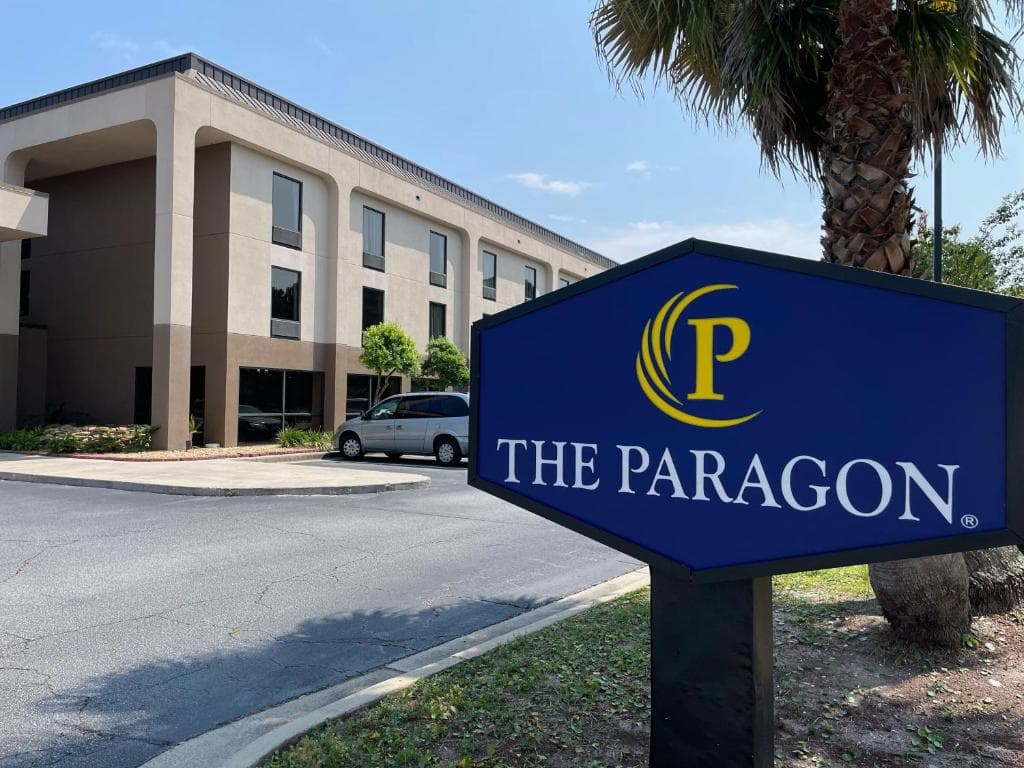 THE PARAGON, Hotel in Dock Junction
