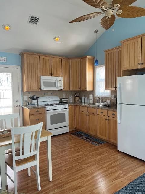Charming 2-bedroom cottage with WiFi, AC in Lavallette, Holiday Home in Dover Beaches North