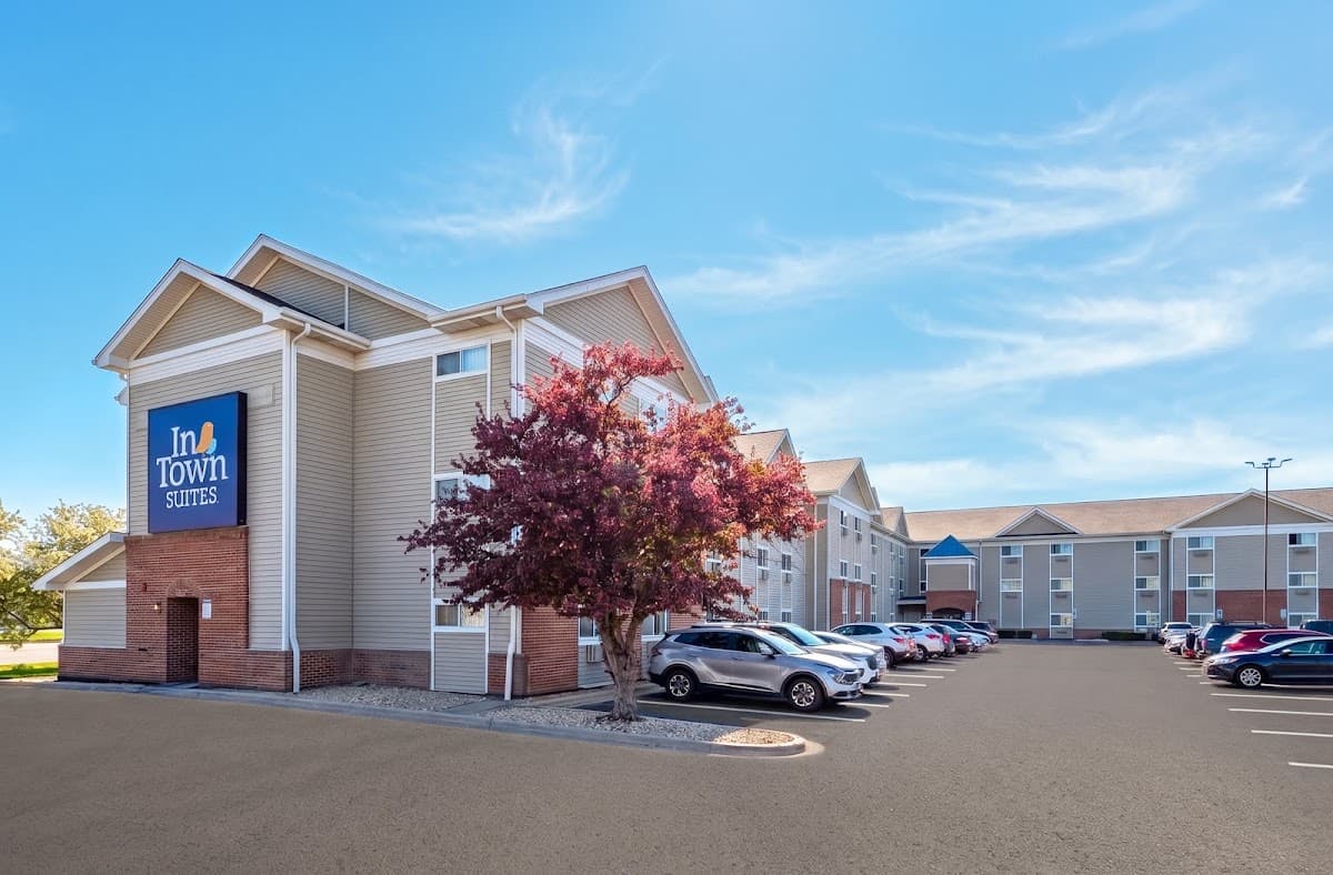 InTown Suites Extended Stay Chicago IL - Downers Grove, Aparthotel in Lisle