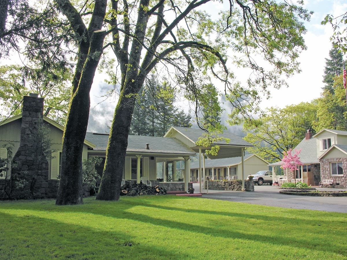 Dunsmuir Lodge, Hotel in Dunsmuir