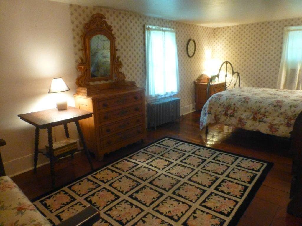 Bassett House Inn, Bed & Breakfast in East Hampton North