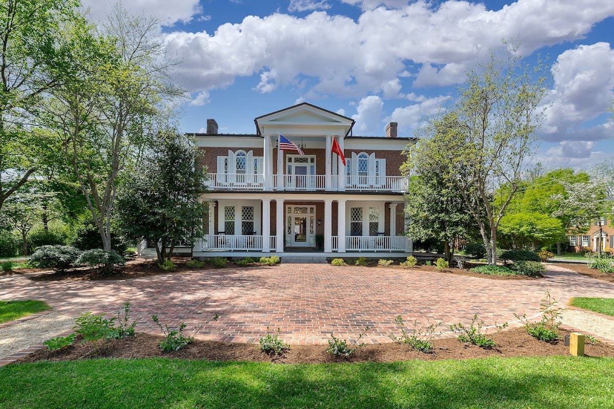 Stonegate: An Elegant Guesthouse, Hotel in East Lexington