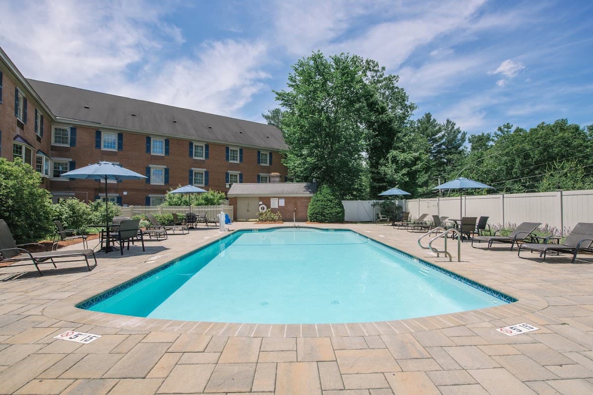 Holiday Inn Express & Suites Merrimack - Nashua by IHG, Hotel in Litchfield