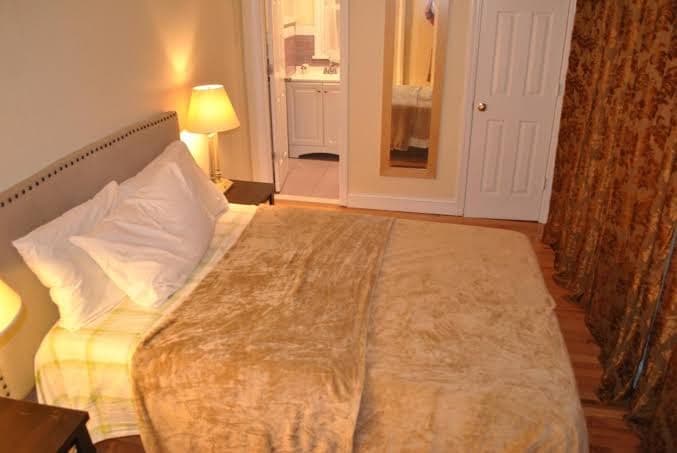 EWR AIRPORT Motel house Newark NJ - Double Room with Private Bathroom, Motel in Newark