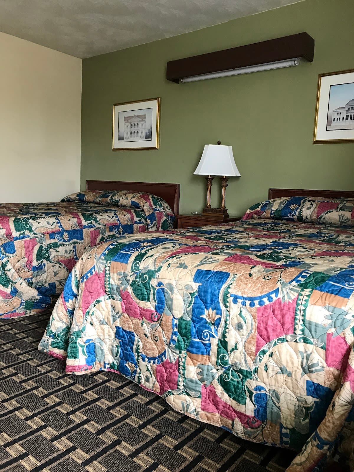 Mary's Motor Lodge, Motel in Seekonk