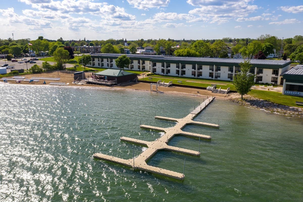 Tawas Bay Beach Resort & Conference Center, Resort in East Tawas