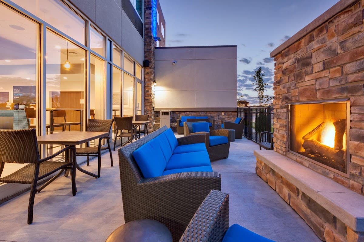 Holiday Inn Express & Suites Eau Claire West I-94 by IHG, Hotel in Eau Claire