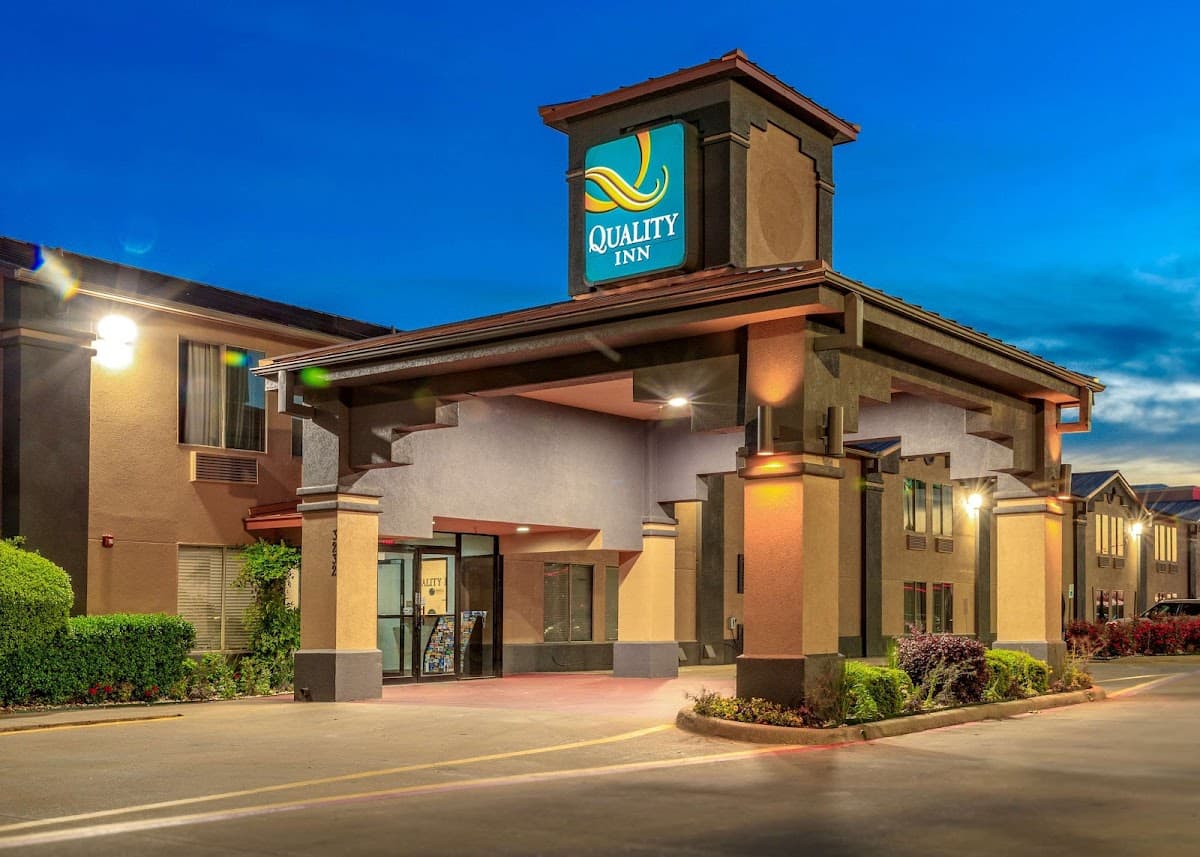 Quality Inn Forest Hill - Fort Worth South, Hotel in Forest Hill