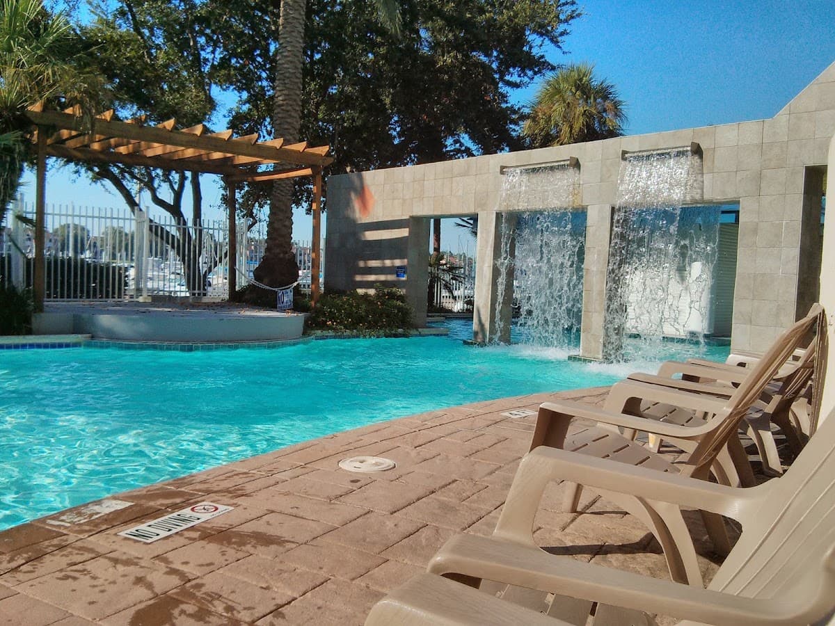 The Oasis, Resort in Nassau Bay