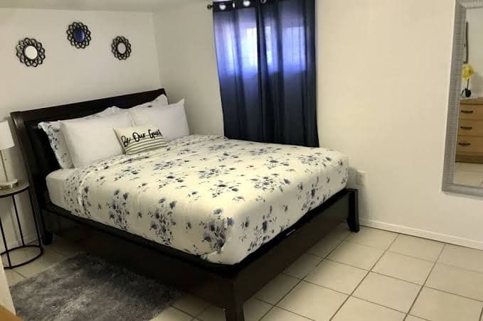 Detached private guesthouse centrally located, Guesthouse in Fort Bliss