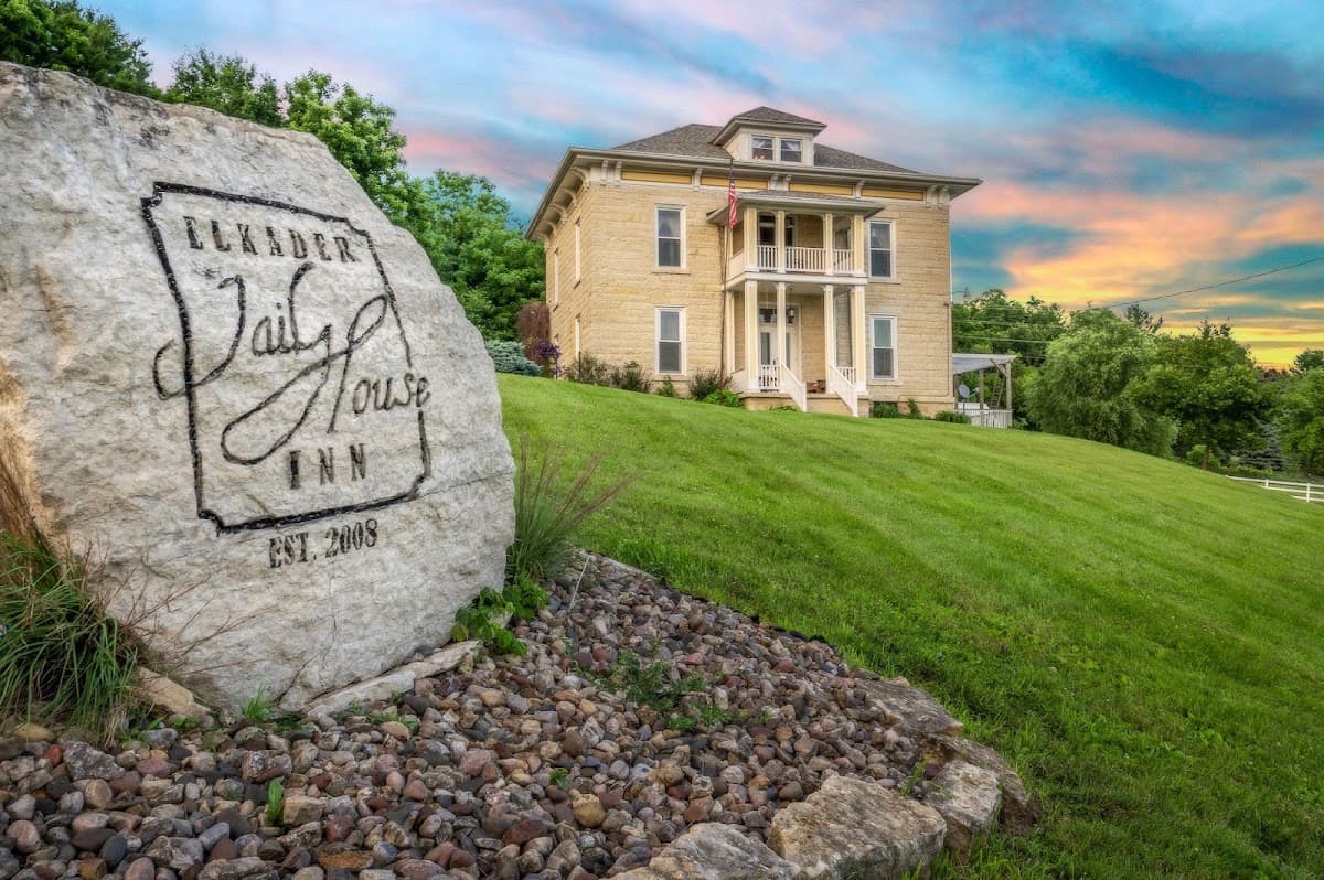 Elkader Jailhouse Inn, Hotel in Elkader