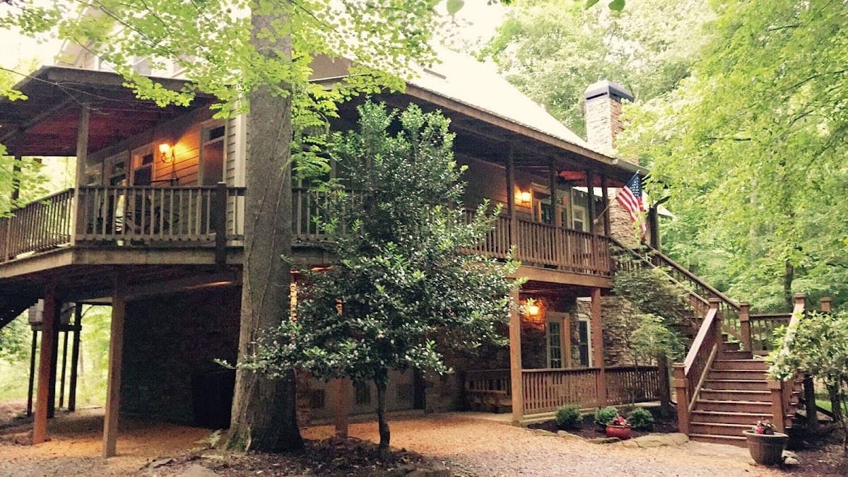 Rivershire Cottage, Hotel in Ellijay