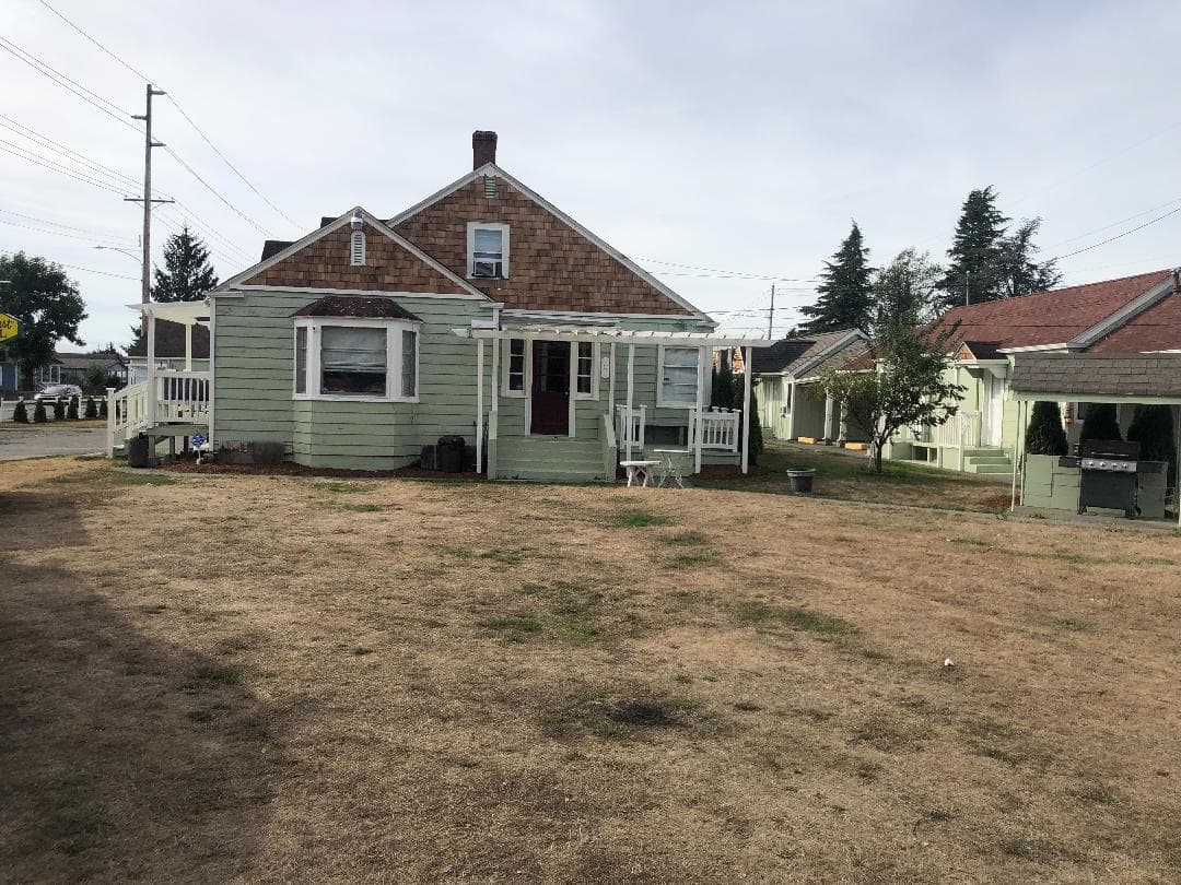 Elma Lodge & Suites, Motel in Elma