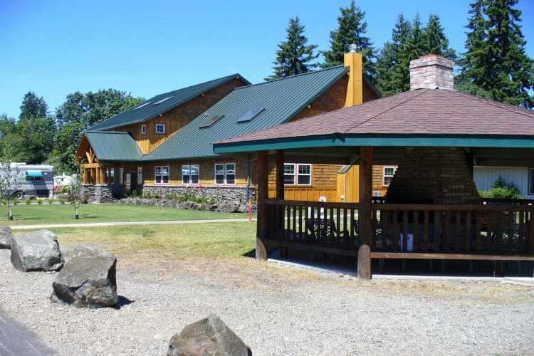 KM Resorts - Travel Inn RV Resort, Caravan Park in Elma