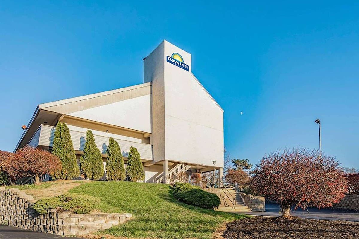Days Inn by Wyndham Cincinnati I-71, Hotel in Golf Manor