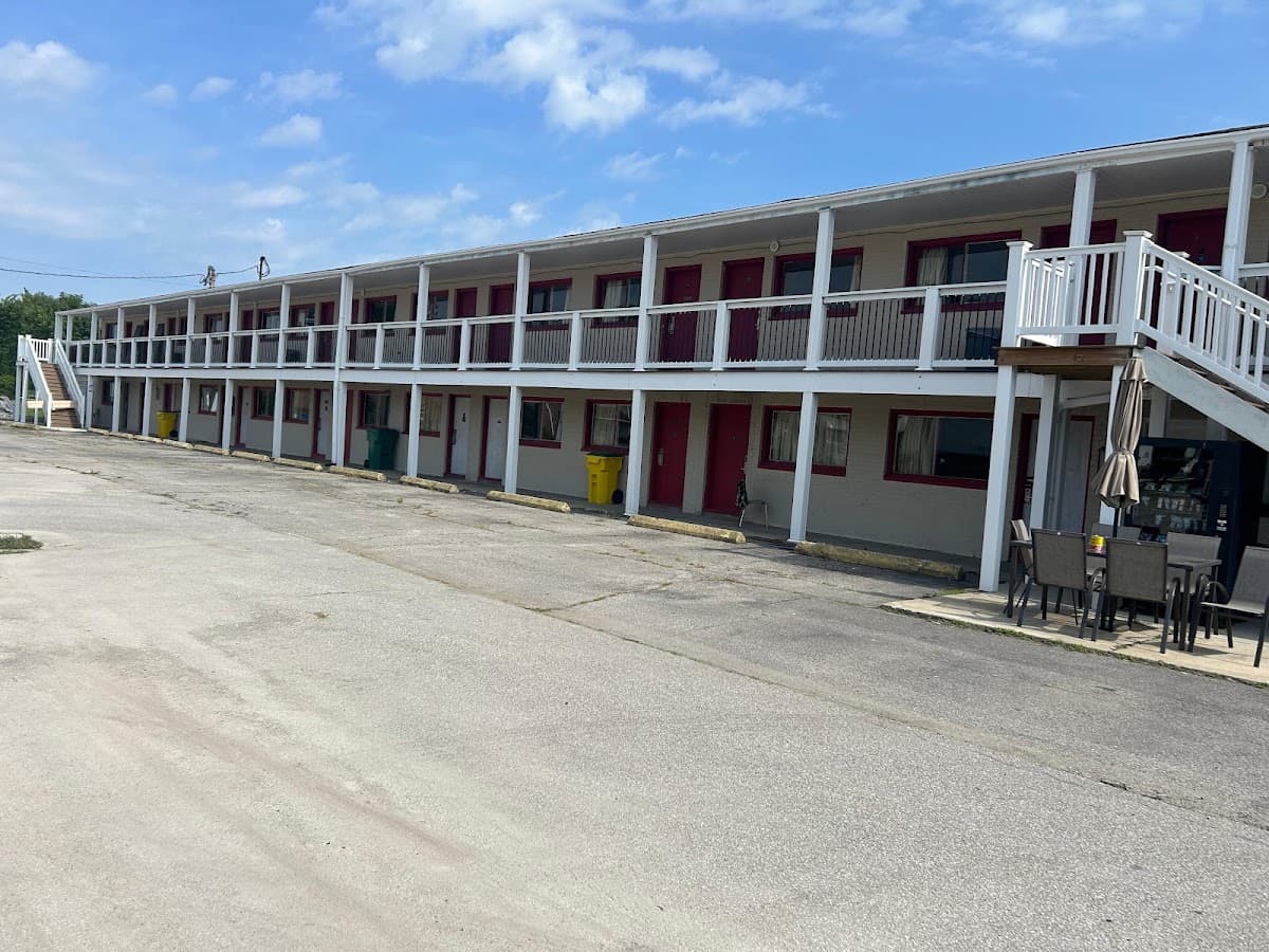 MOTEL 9, Hotel in Elyria
