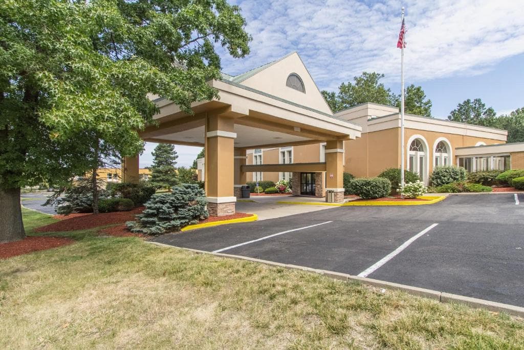 GreenRidge Hotel, Hotel in Wickliffe